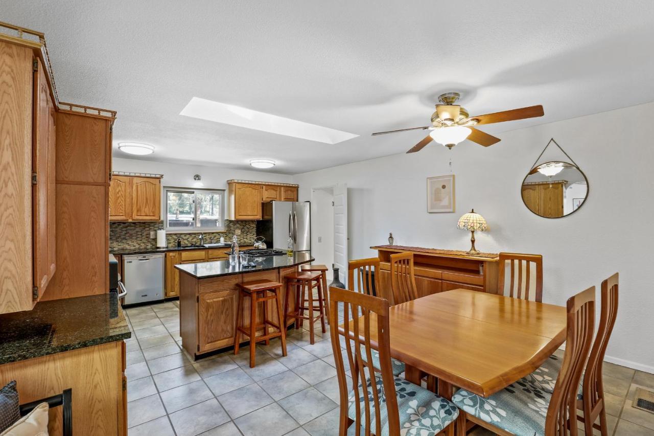 Captivating Continental Country Club Retreat With 4 Bdr And Spacious Deck! Flagstaff Exterior foto