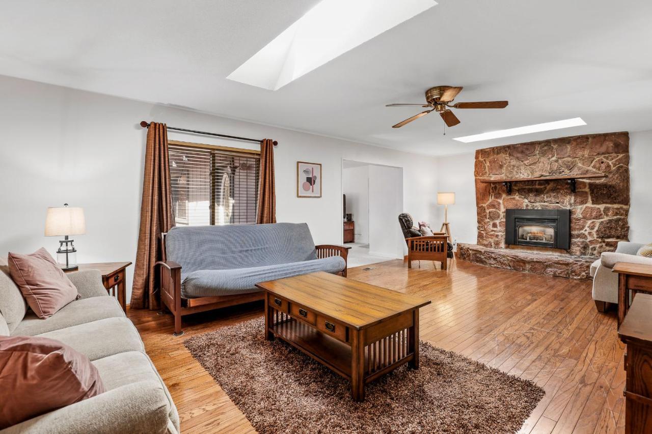 Captivating Continental Country Club Retreat With 4 Bdr And Spacious Deck! Flagstaff Exterior foto