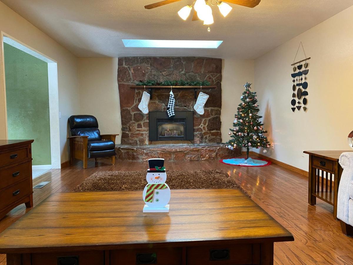 Captivating Continental Country Club Retreat With 4 Bdr And Spacious Deck! Flagstaff Exterior foto